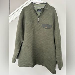 Men’s olive green XXL Pendleton quilted pullover in great condition.